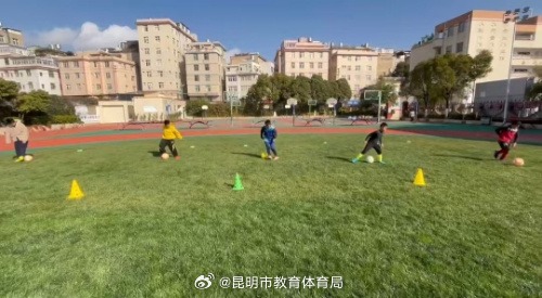 实现球员快